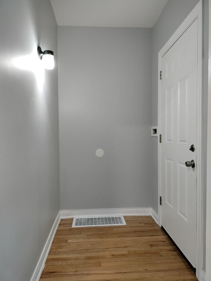 1344 W 98th Pl #1 - Photo 3 of 26