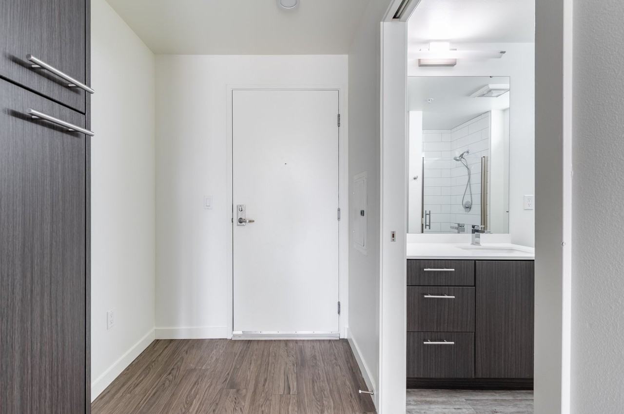 1319 NE 65th St - Photo 4 of 13