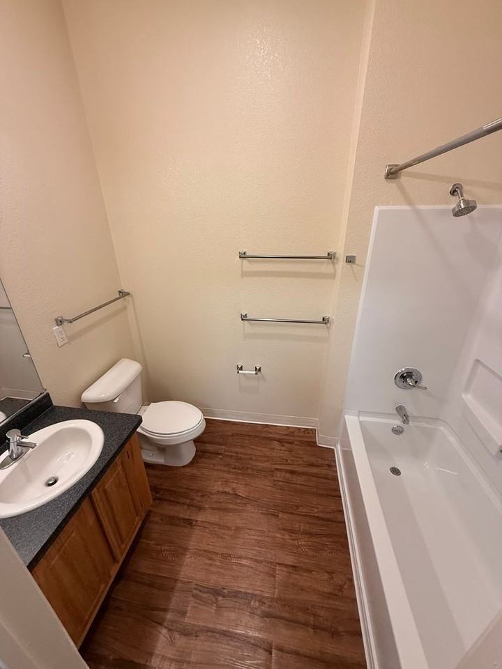 Lenzen Square Apartments - Photo 3 of 10