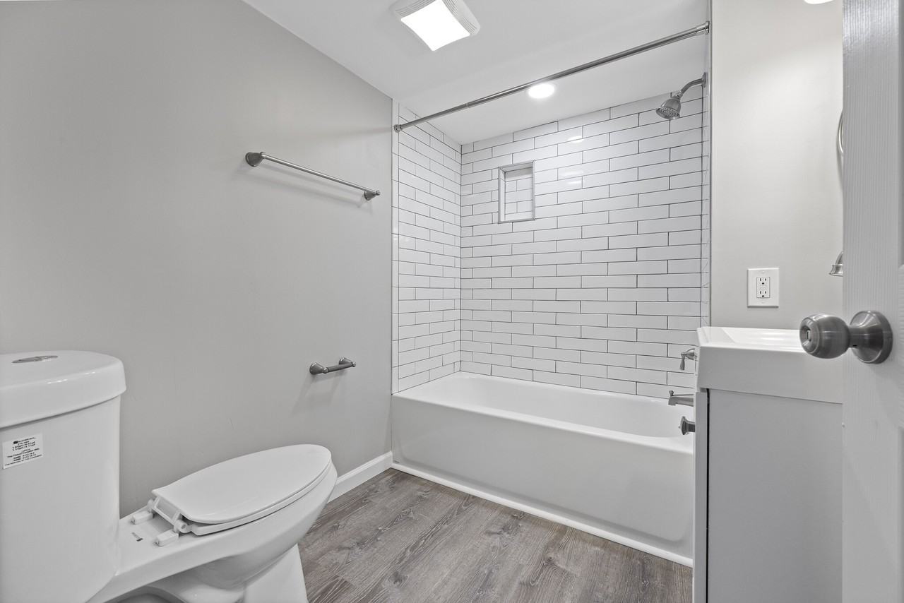 537 Lynn Haven Ln #1 - Photo 5 of 11