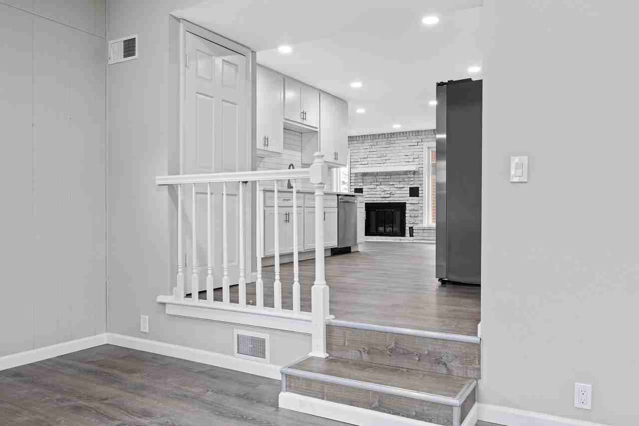 537 Lynn Haven Ln #1 - Photo 7 of 11