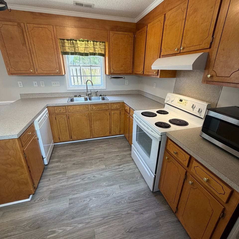 2345 Vineyard Drive - E5Unit E5 #E5 - Photo 4 of 26
