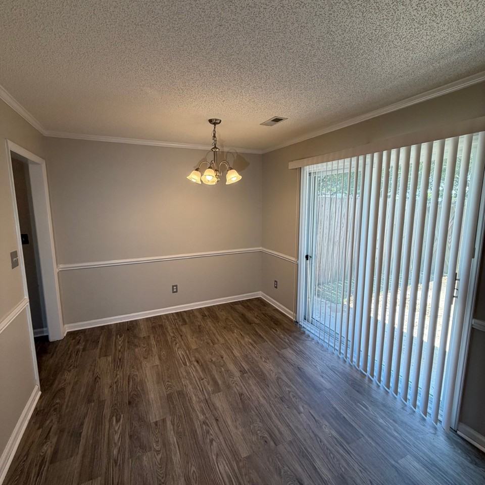 2345 Vineyard Drive - E5Unit E5 #E5 - Photo 5 of 26