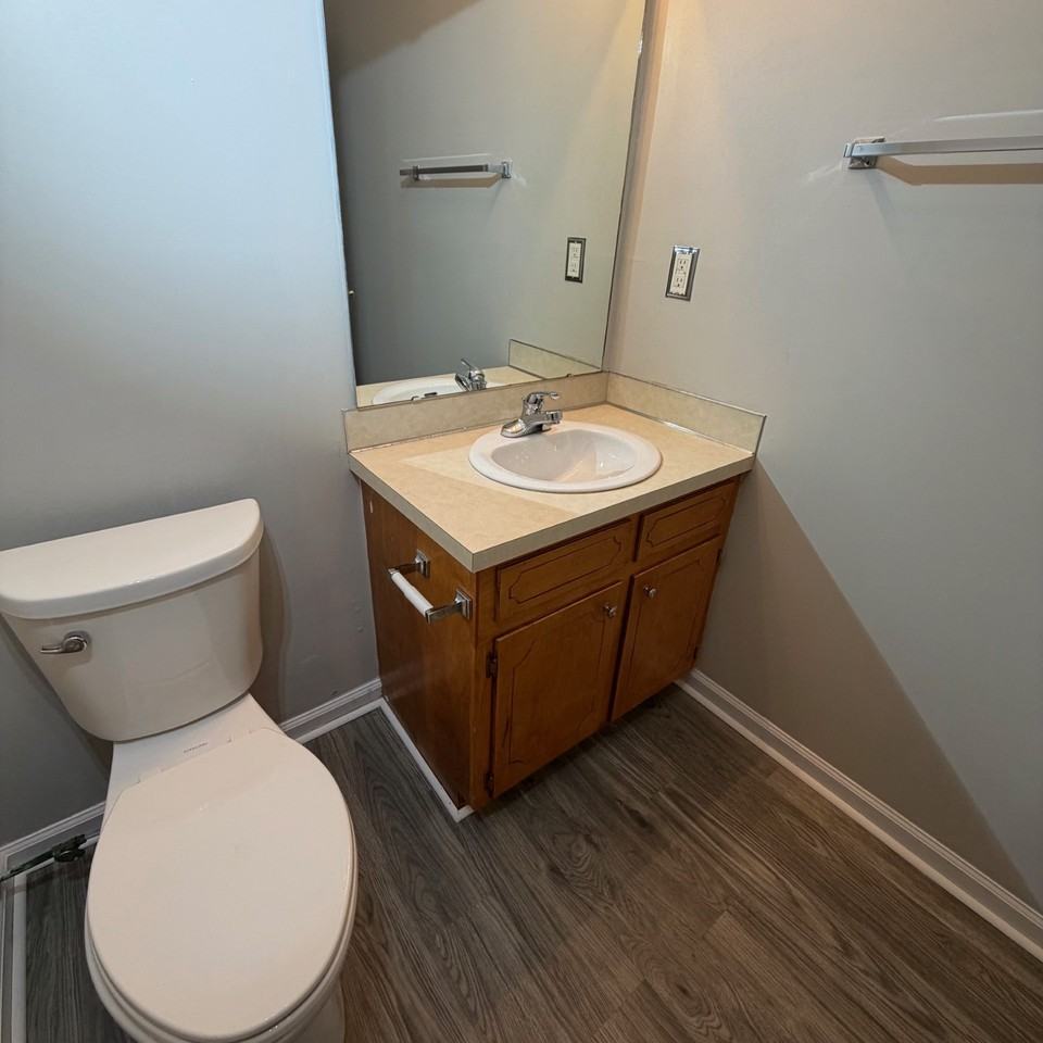 2345 Vineyard Drive - E5Unit E5 #E5 - Photo 7 of 26