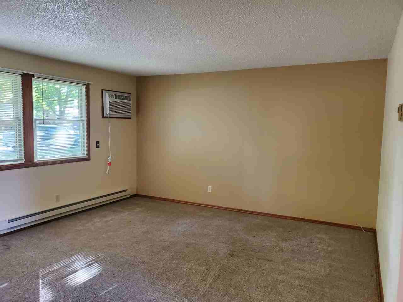 1229 1st Ave Se #1229 - Photo 4 of 10