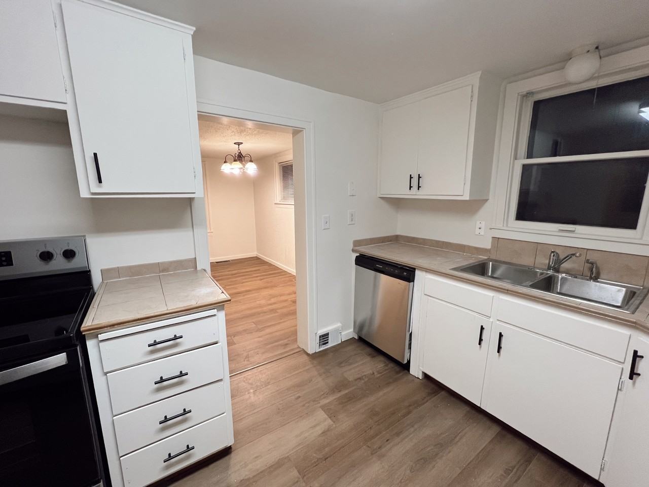 1408 10th St N #1 - Photo 4 of 17