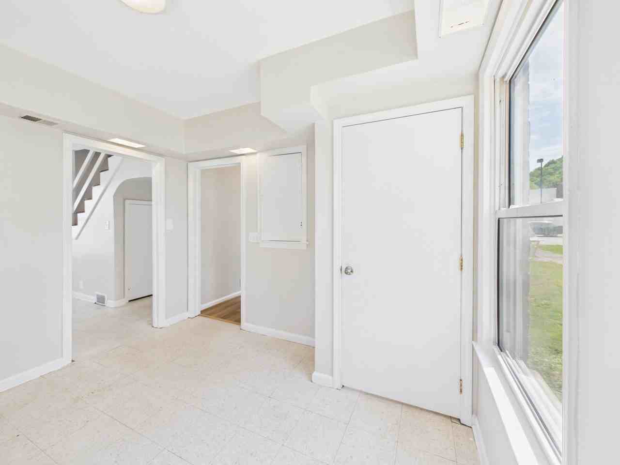 1036 3rd St #1 - Photo 7 of 29