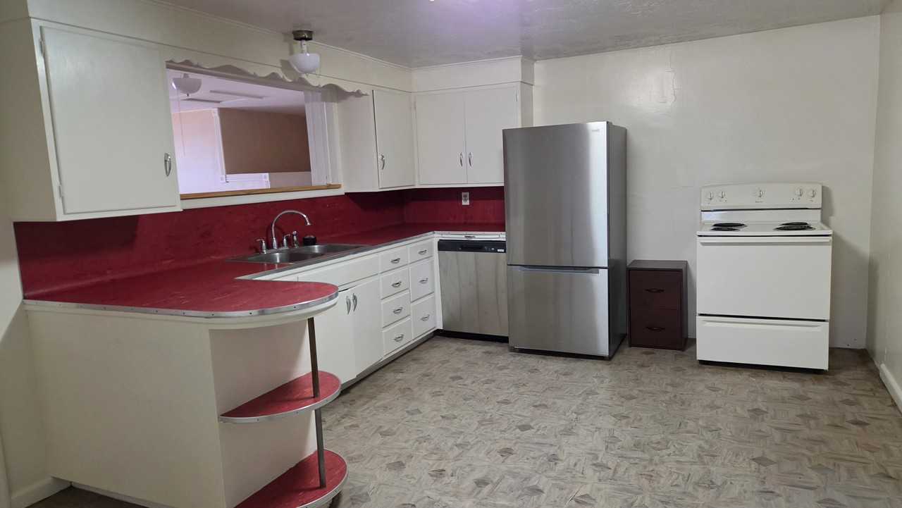 208 S 400 W #1 - Photo 6 of 11
