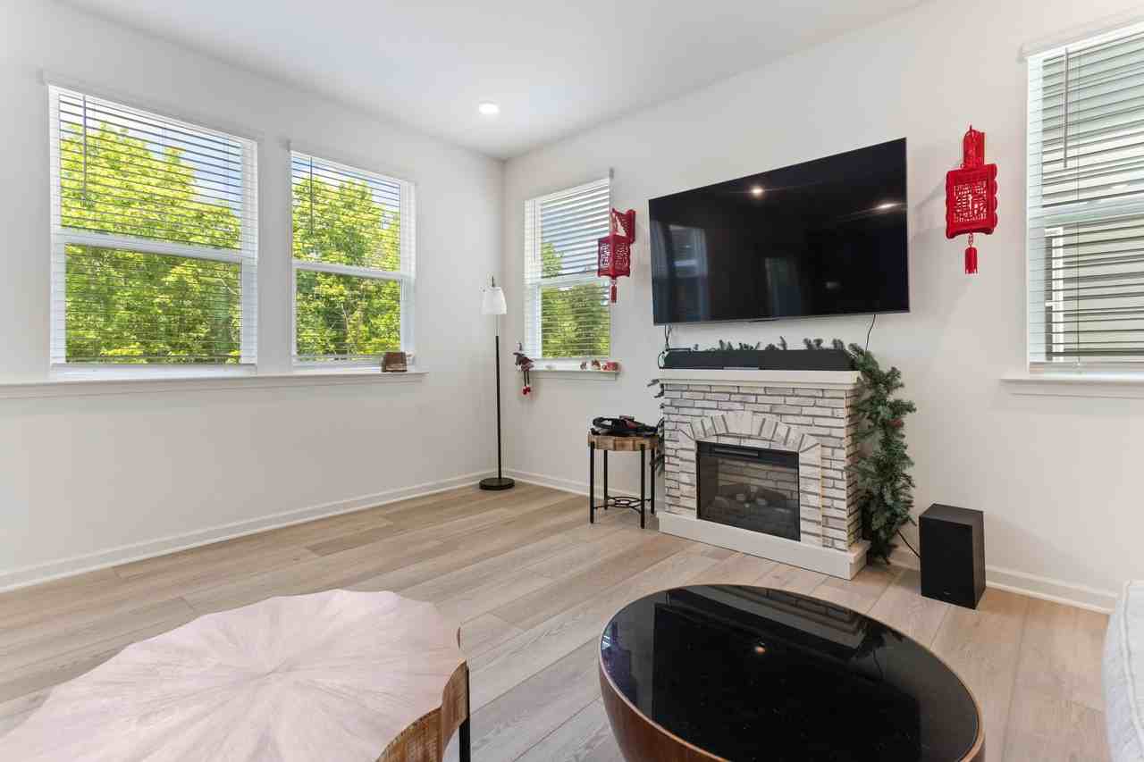 1537 Underbrush Dr #1 - Photo 5 of 10