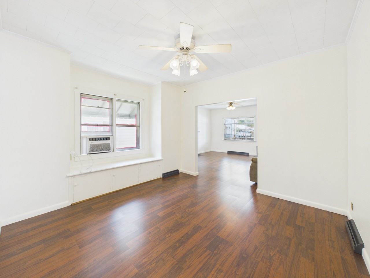 305 S Chelsea St #1 - Photo 6 of 22
