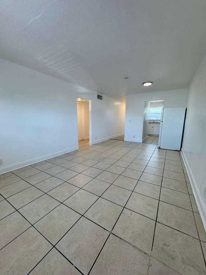 3375 Avenue J - 9 #9 - Photo 2 of 10