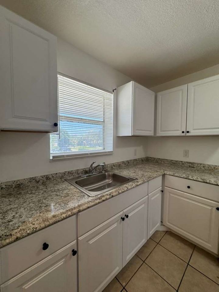 3375 Avenue J - 9 #9 - Photo 4 of 10