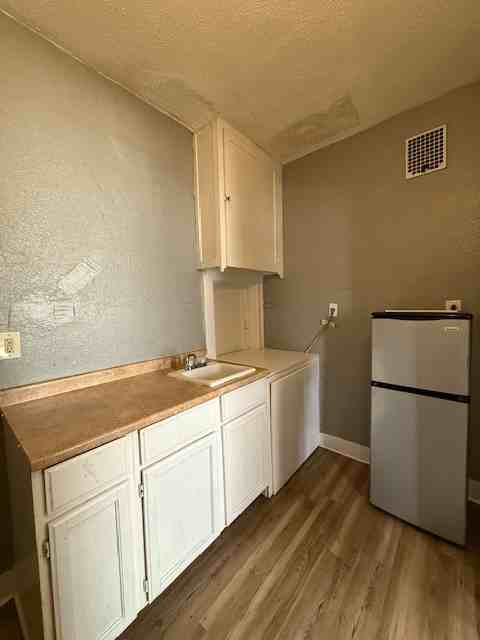 900 Broadway - 5 #5 - Photo 4 of 5