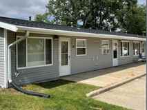 Centrally located 2 Bedroom Apartment with Laundry Hook - Photo 1 of 1
