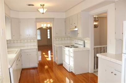 910 W York Ave #1 - Photo 5 of 47