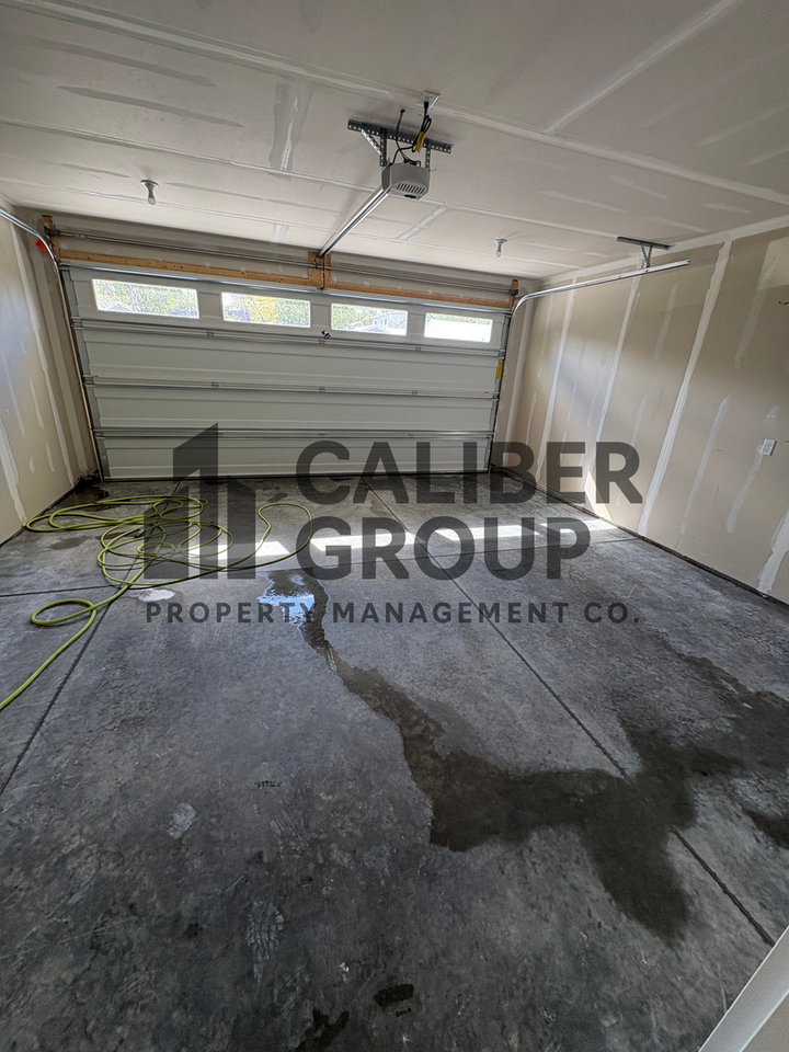 2113 W 8th St - Photo 2 of 17