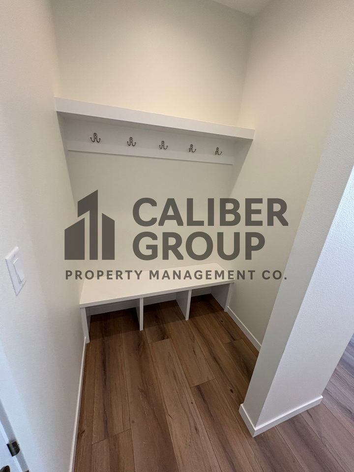 2113 W 8th St - Photo 5 of 17