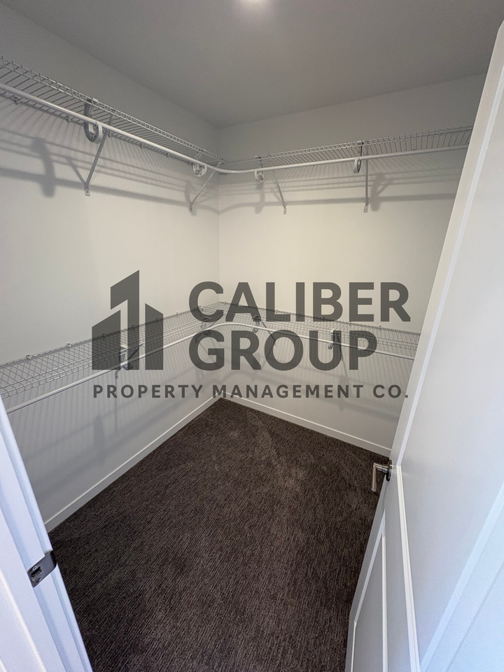 2113 W 8th St - Photo 7 of 17