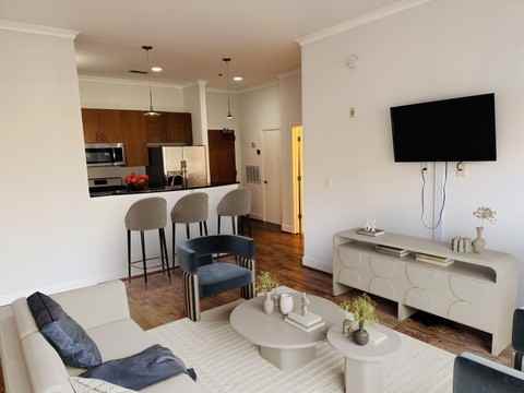 384 Ralph McGill Boulevard NortheastCentral City Condominium #121 - Photo 4 of 34