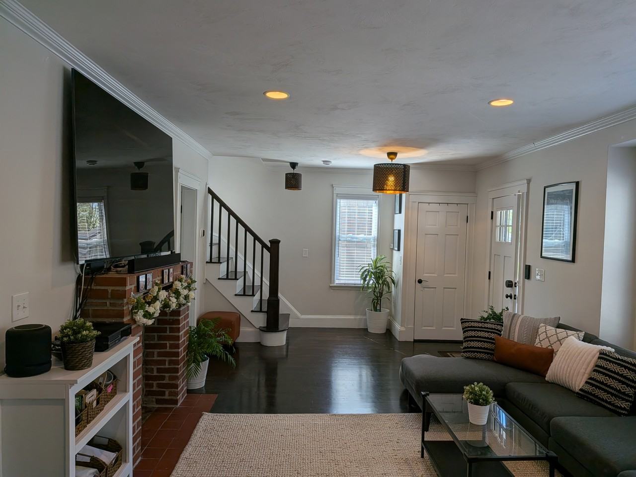 98 Rock Glen Rd #1 - Photo 3 of 31
