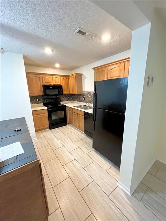 10530 E 46th Ter #10530 - Photo 5 of 27