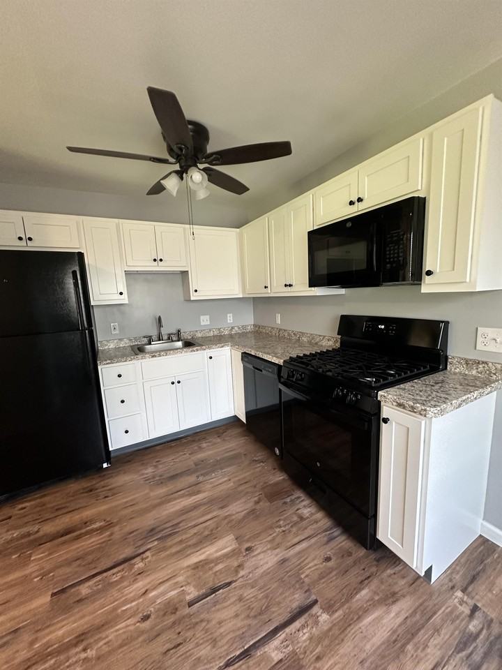 7457 Oregon Trl #1 - Photo 3 of 10