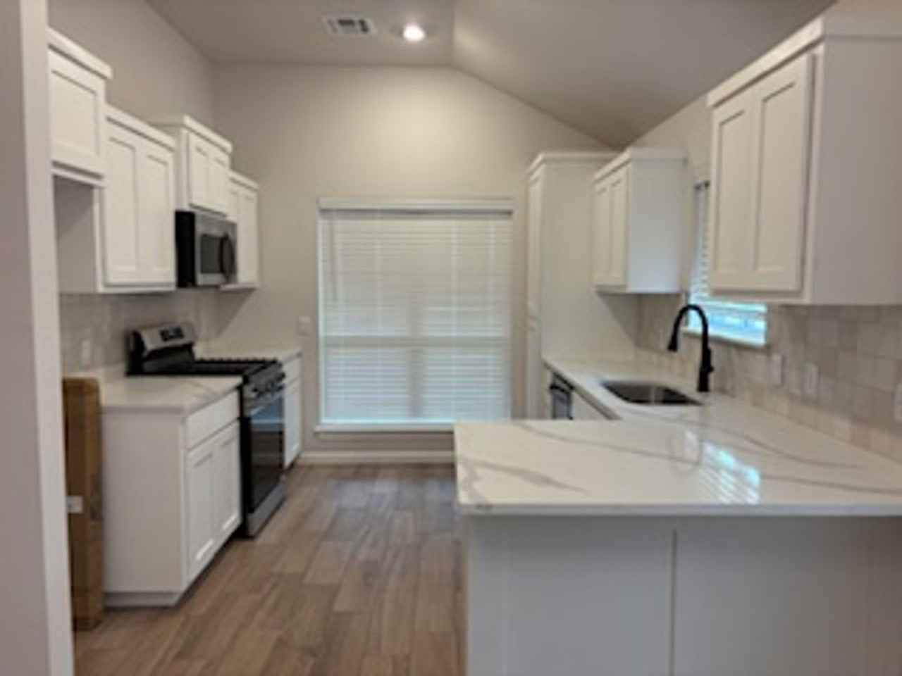 8508 Nw 75th St - Photo 3 of 13