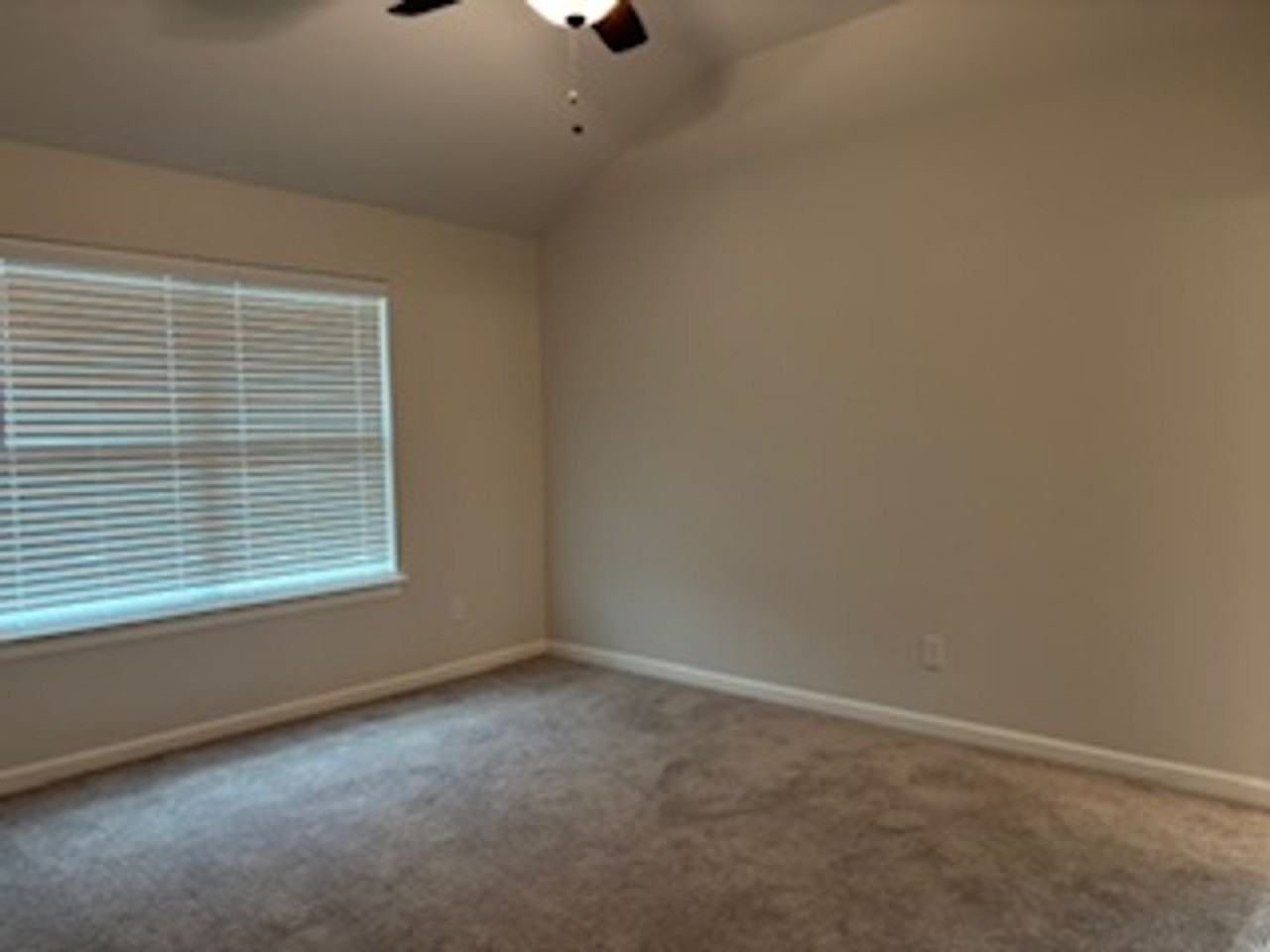 8508 Nw 75th St - Photo 5 of 13