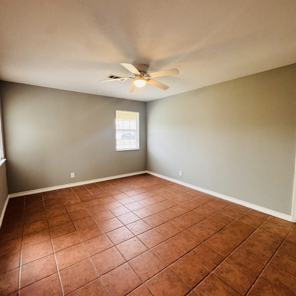 1212 S 36th St - Photo 2 of 18