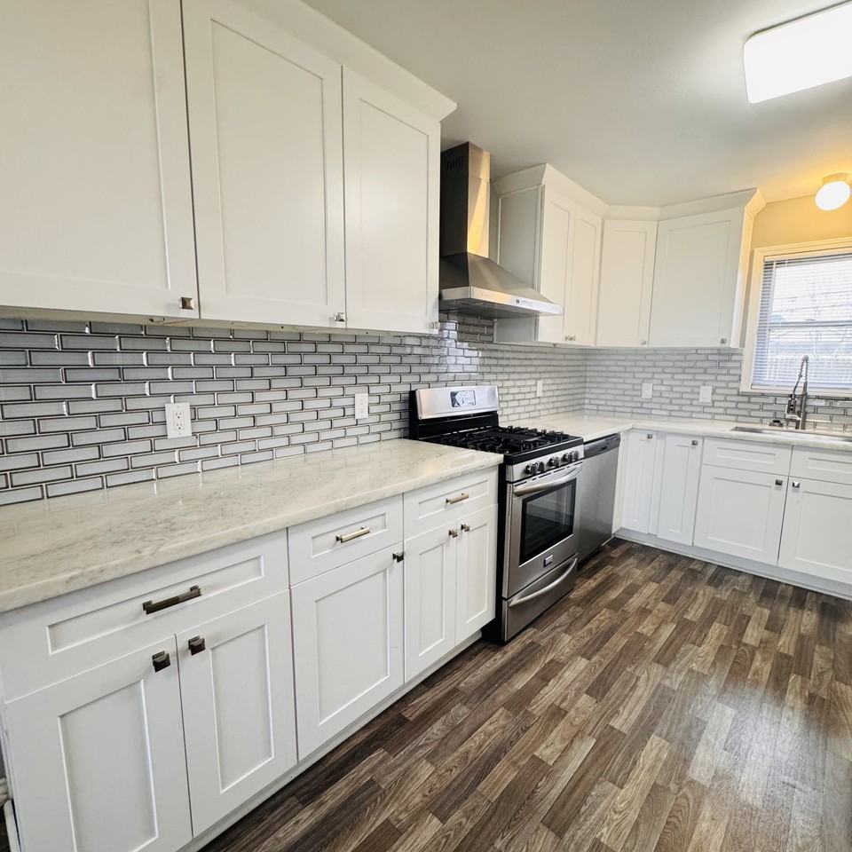 1212 S 36th St - Photo 5 of 18