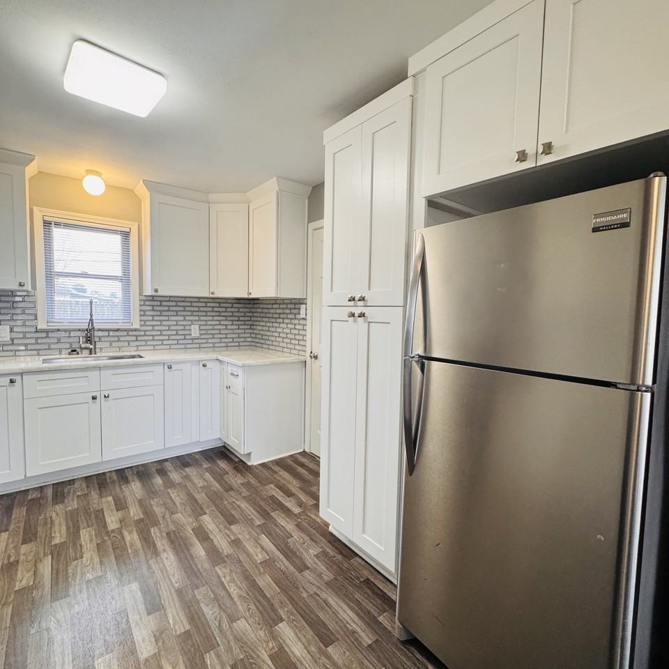1212 S 36th St - Photo 6 of 18