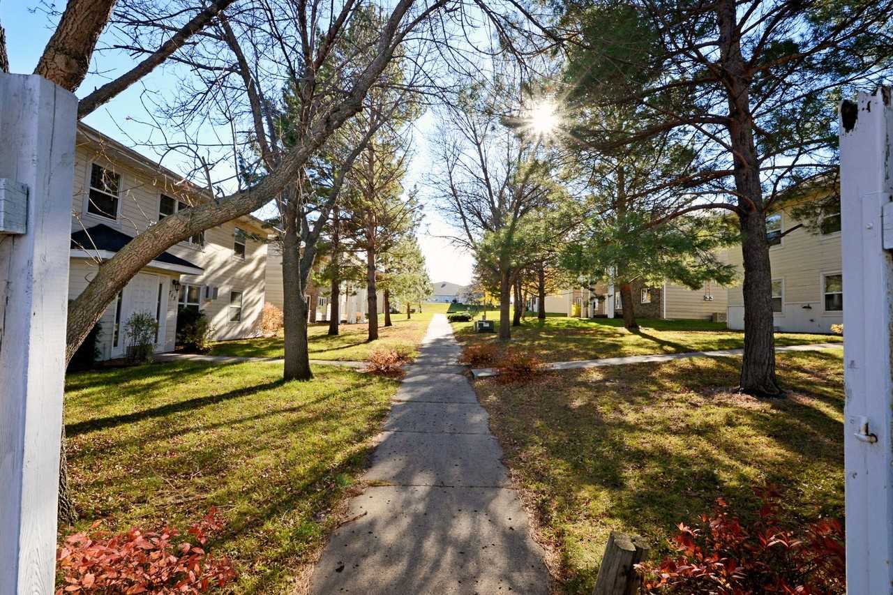 Williamsburg Apartments - Photo 4 of 5