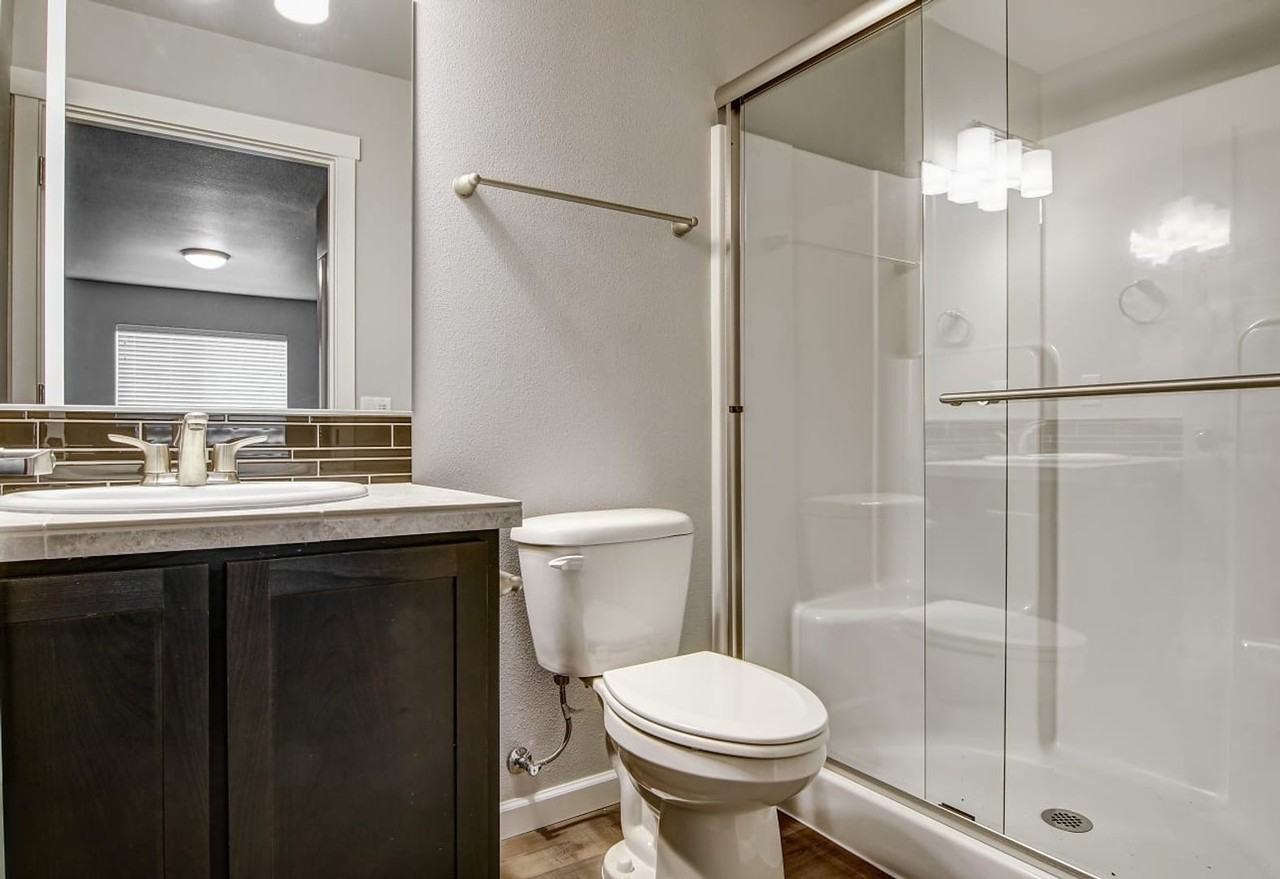 14615 NE Rose Parkway - Photo 5 of 34
