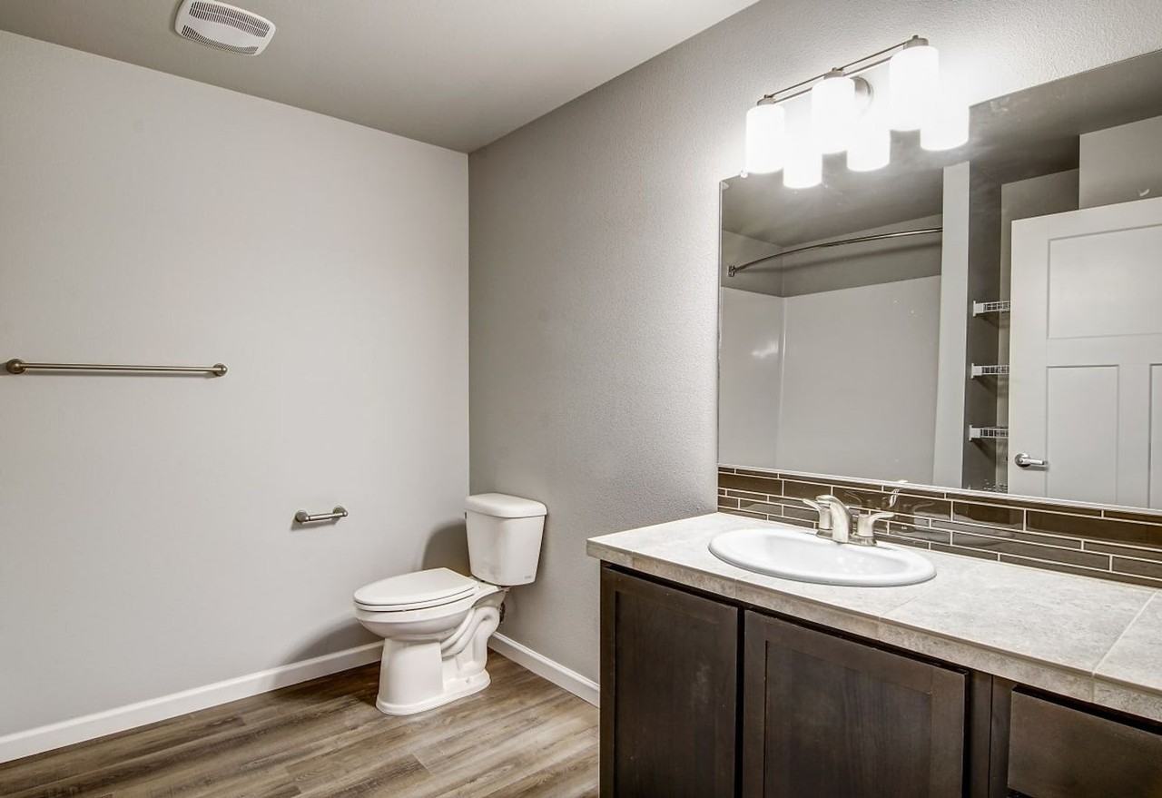 14615 NE Rose Parkway - Photo 6 of 34