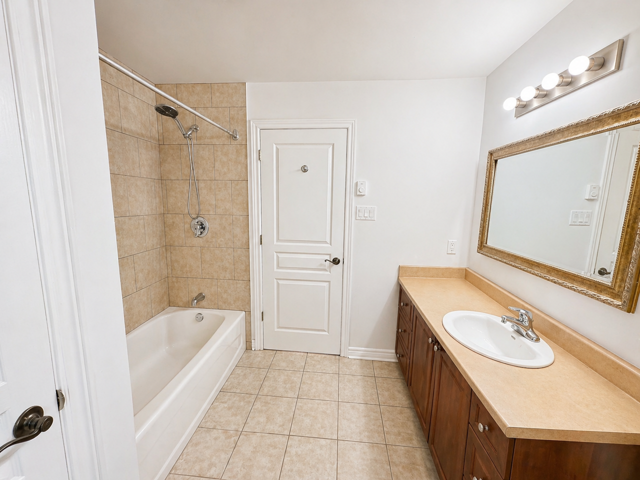 4270 Boulevard des Sources #305 - Photo 7 of 11