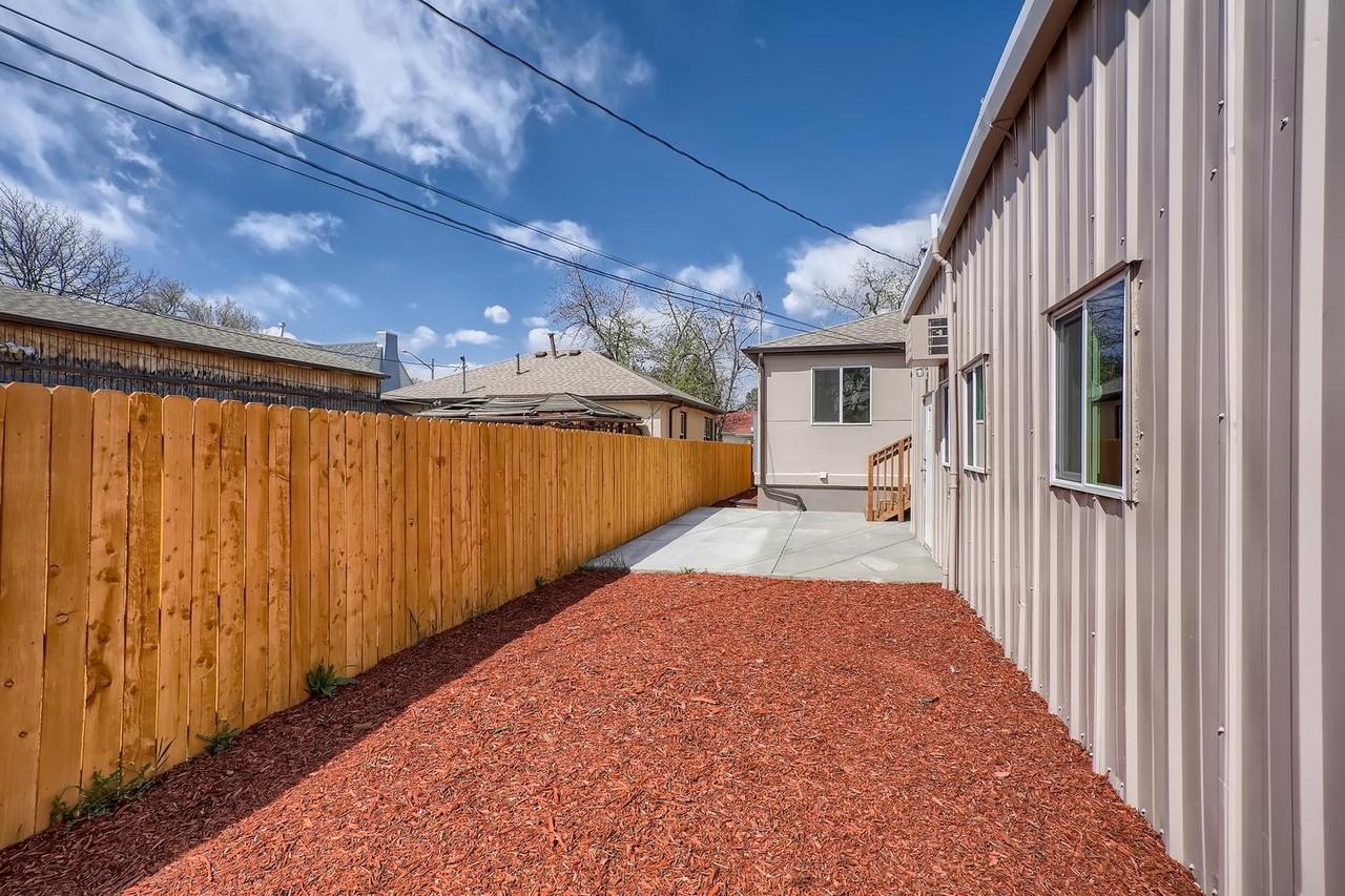 4382 Chase St - Photo 3 of 26