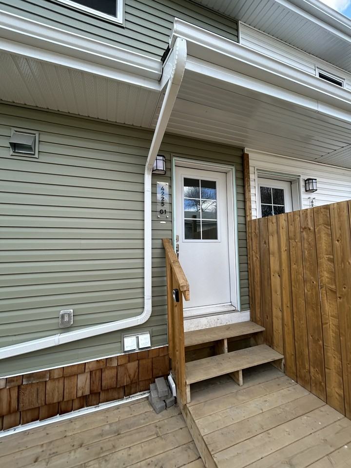 4225 117 Ave Nw Uppr G1 - Photo 2 of 10