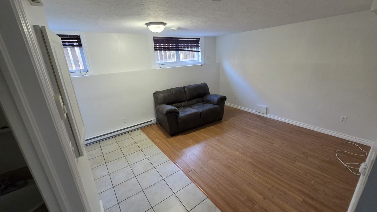 17 Cedar St #3 - Photo 5 of 5