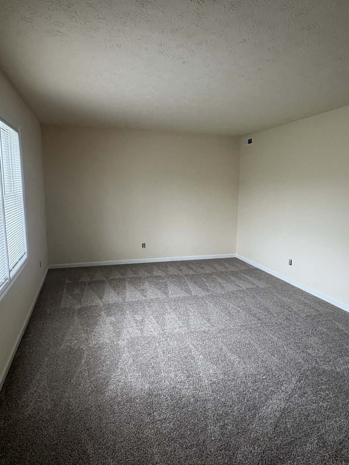 1721 Oshea St #B - Photo 2 of 24
