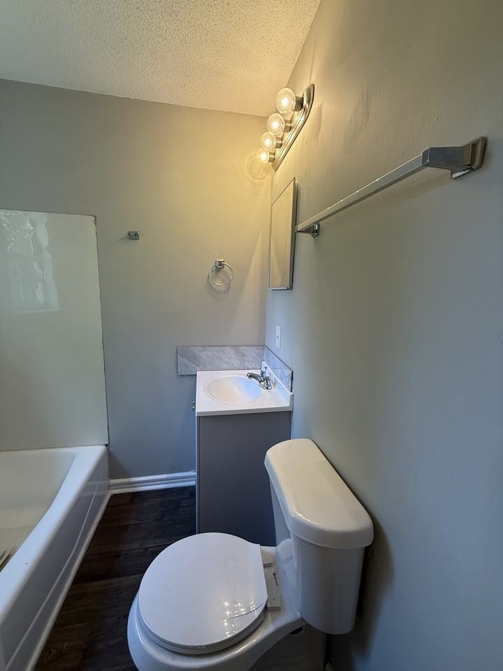 3729 Maple Ave Sw #1 - Photo 7 of 8