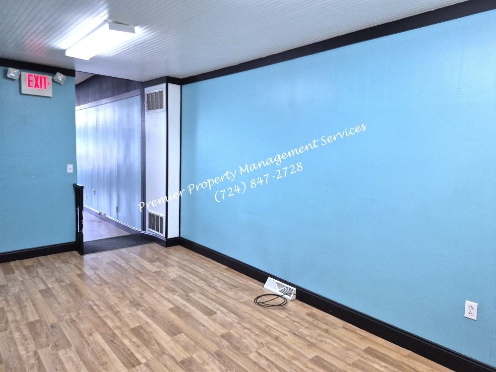 916 3rd Ave #1 - Photo 6 of 10