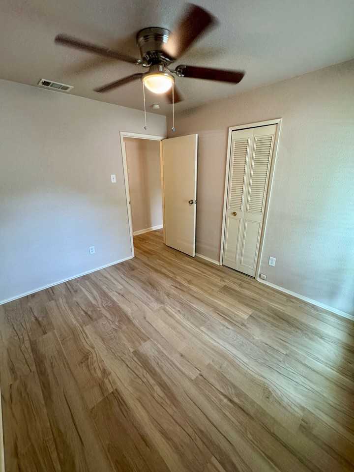 2801 W Springdale Cir #1 - Photo 6 of 14