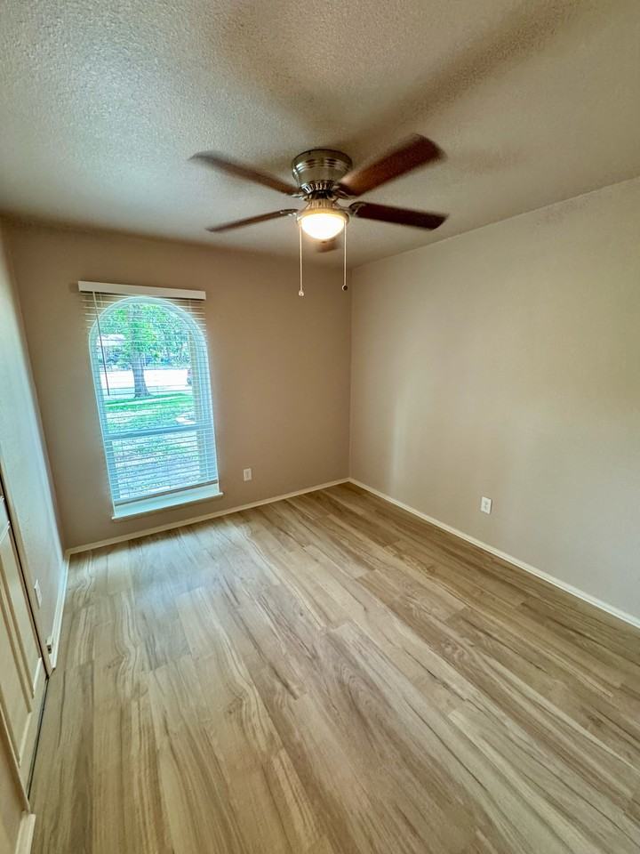 2801 W Springdale Cir #1 - Photo 7 of 14