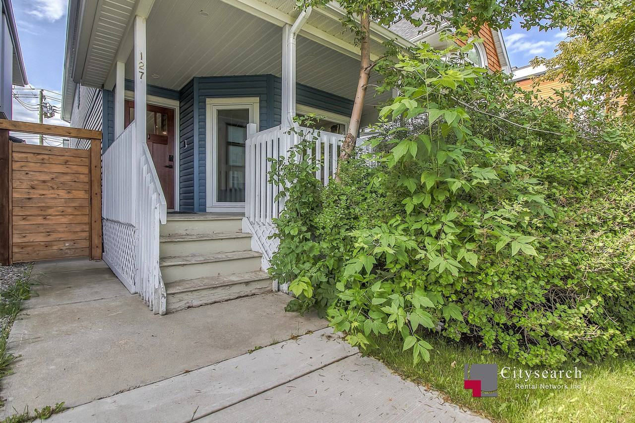 127 38a Ave Sw - Photo 2 of 28