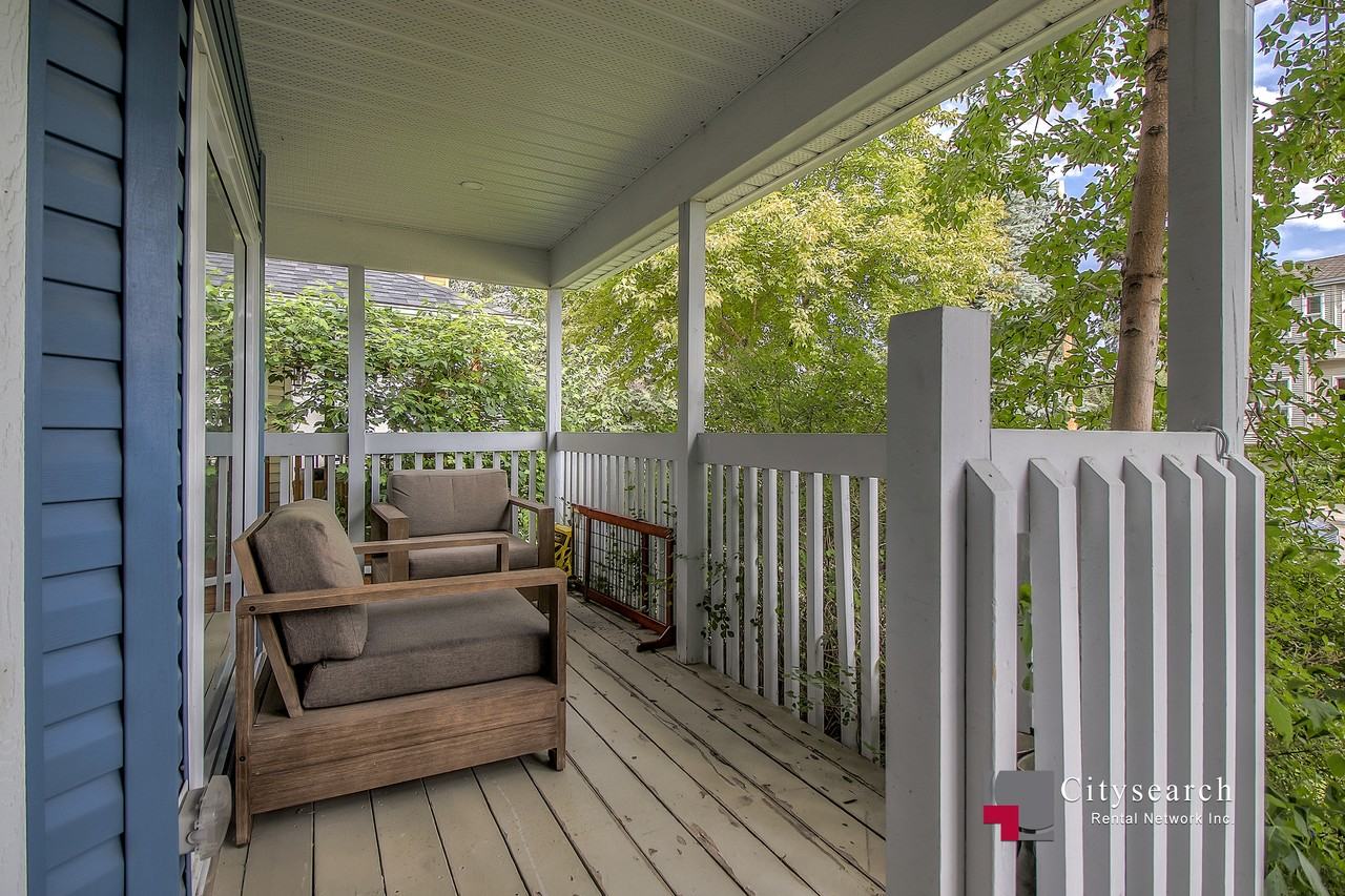 127 38a Ave Sw - Photo 3 of 28