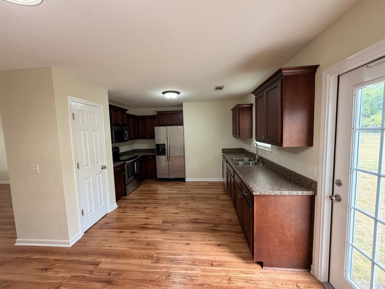 259 Canterberry Pl #1 - Photo 3 of 11