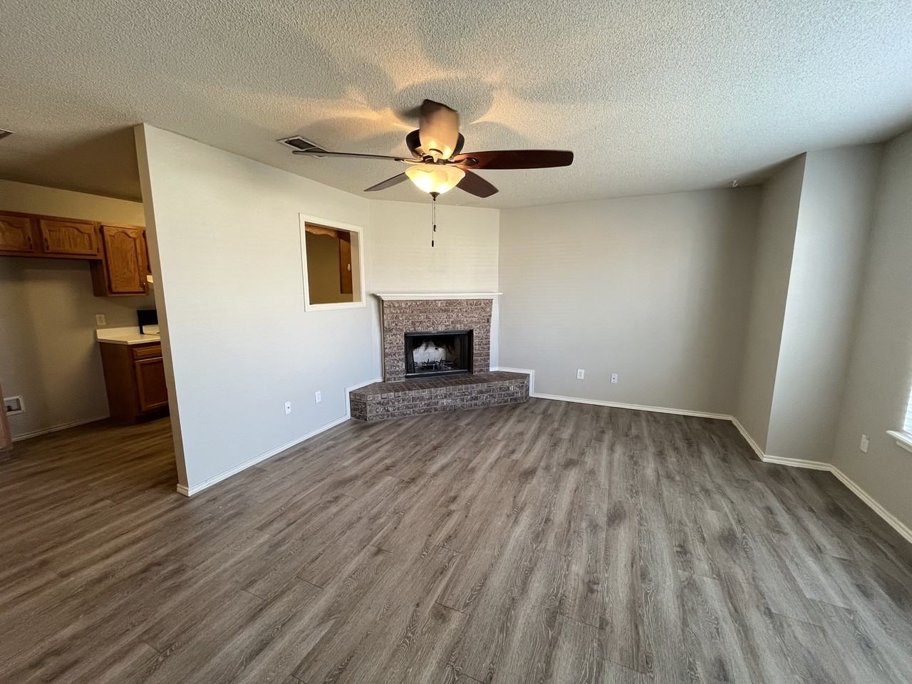2511 109th St #1 - Photo 4 of 28