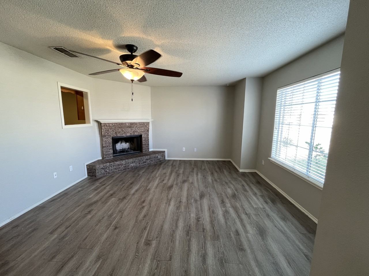 2511 109th St #1 - Photo 5 of 28
