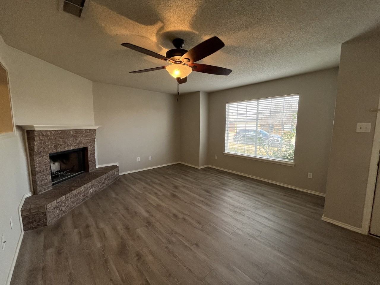 2511 109th St #1 - Photo 6 of 28