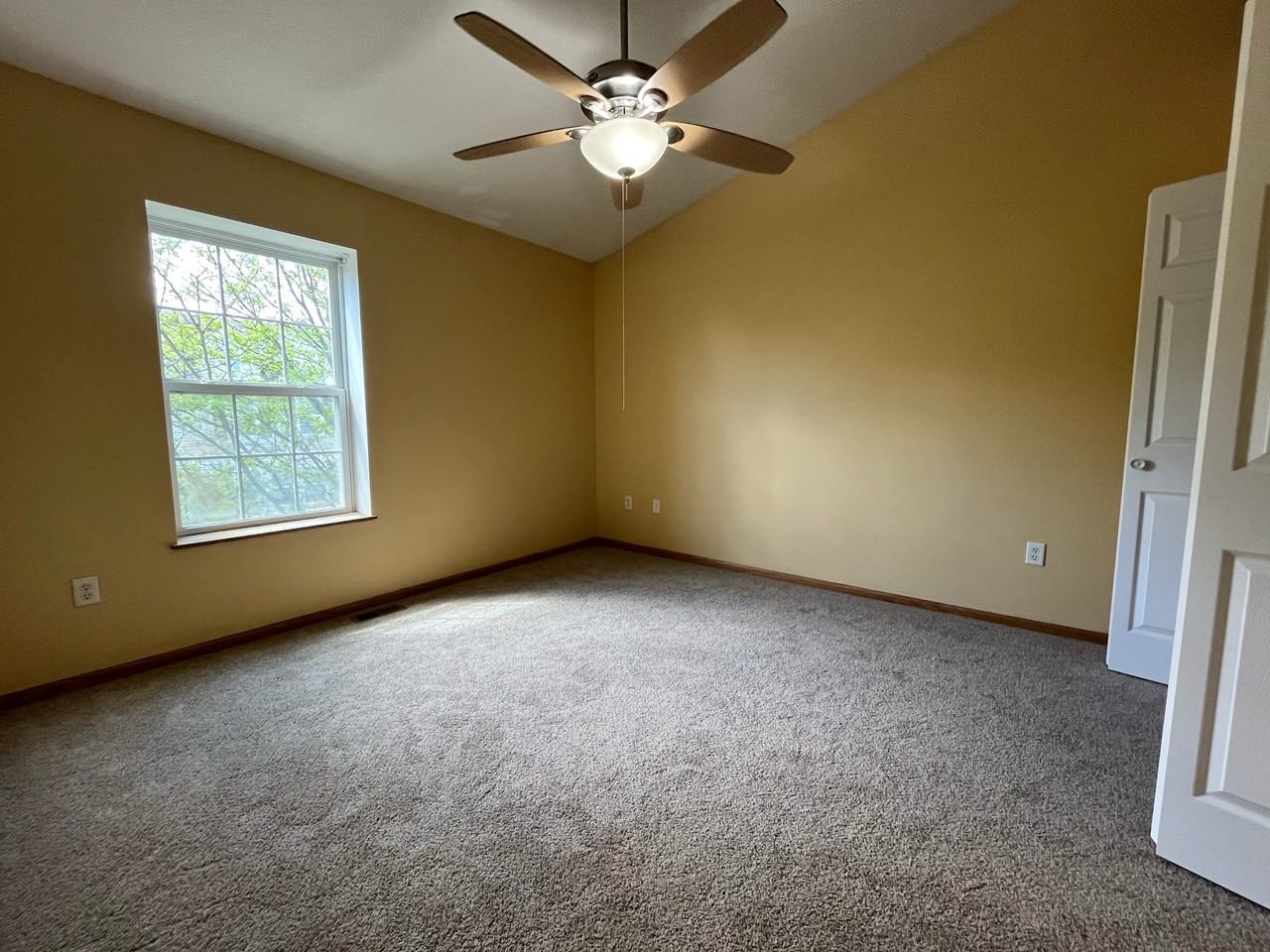 307 Ne Sandalwood #1 - Photo 7 of 10